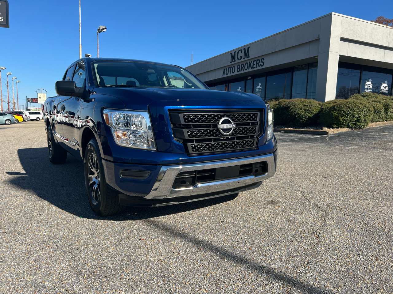 Nissan Titan SV Crew Cab 2024