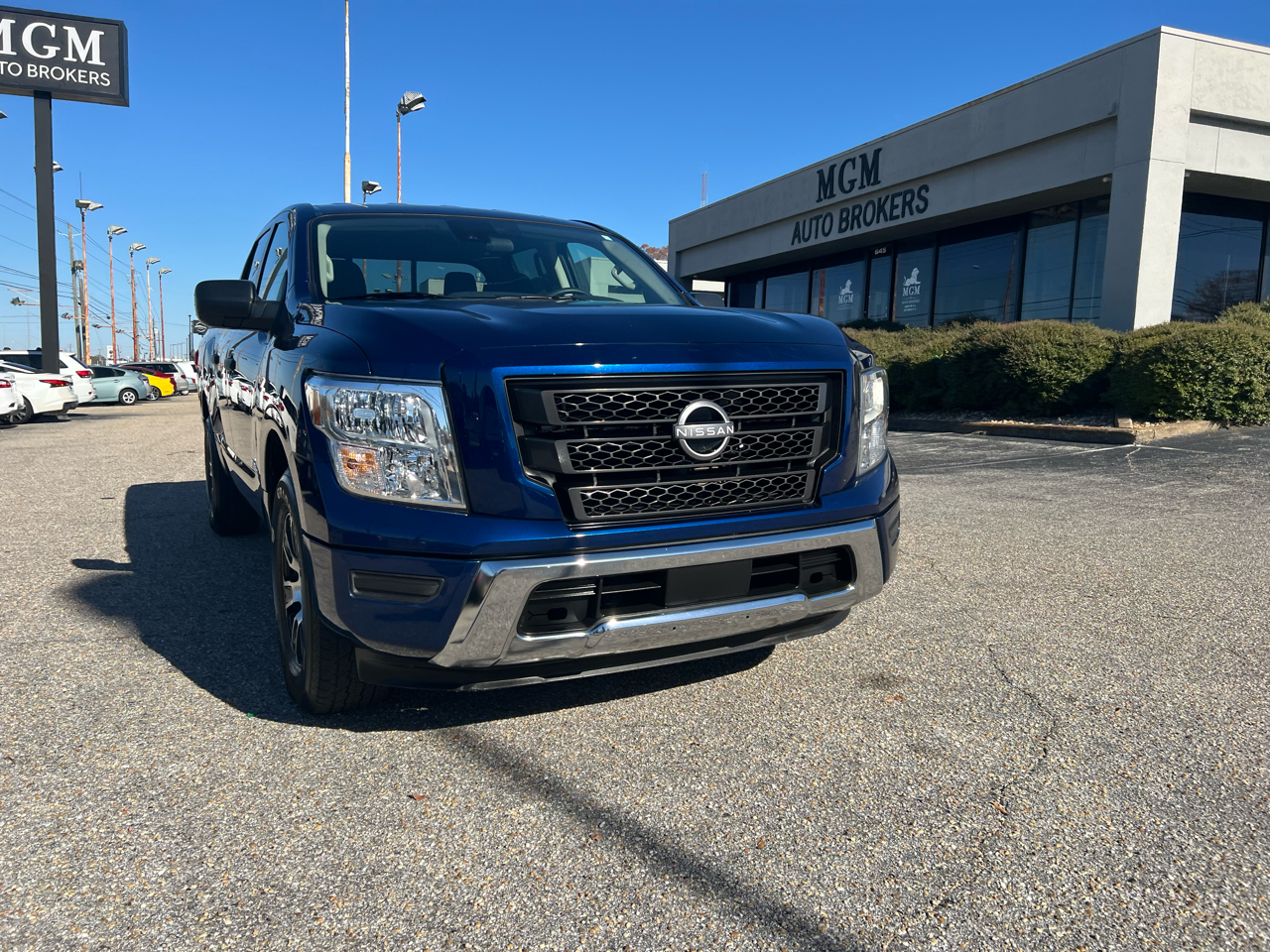 Nissan Titan SV Crew Cab 2024