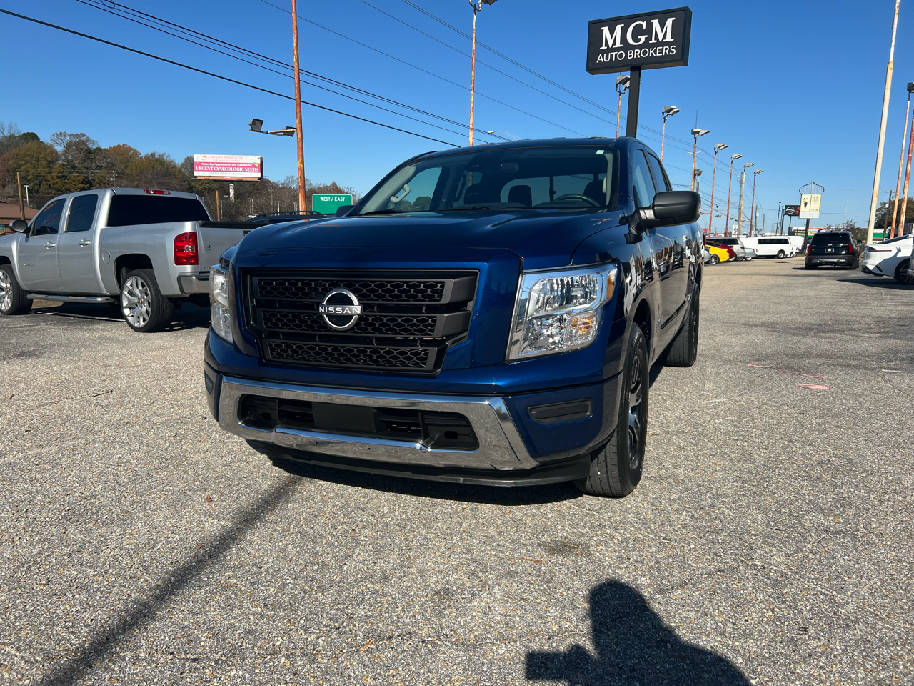 Nissan Titan SV Crew Cab 2024