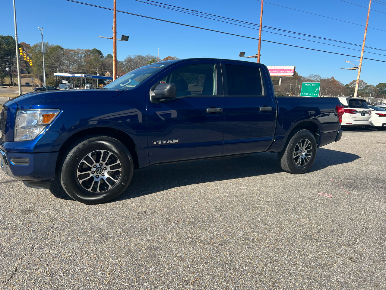 Nissan Titan SV Crew Cab 2024