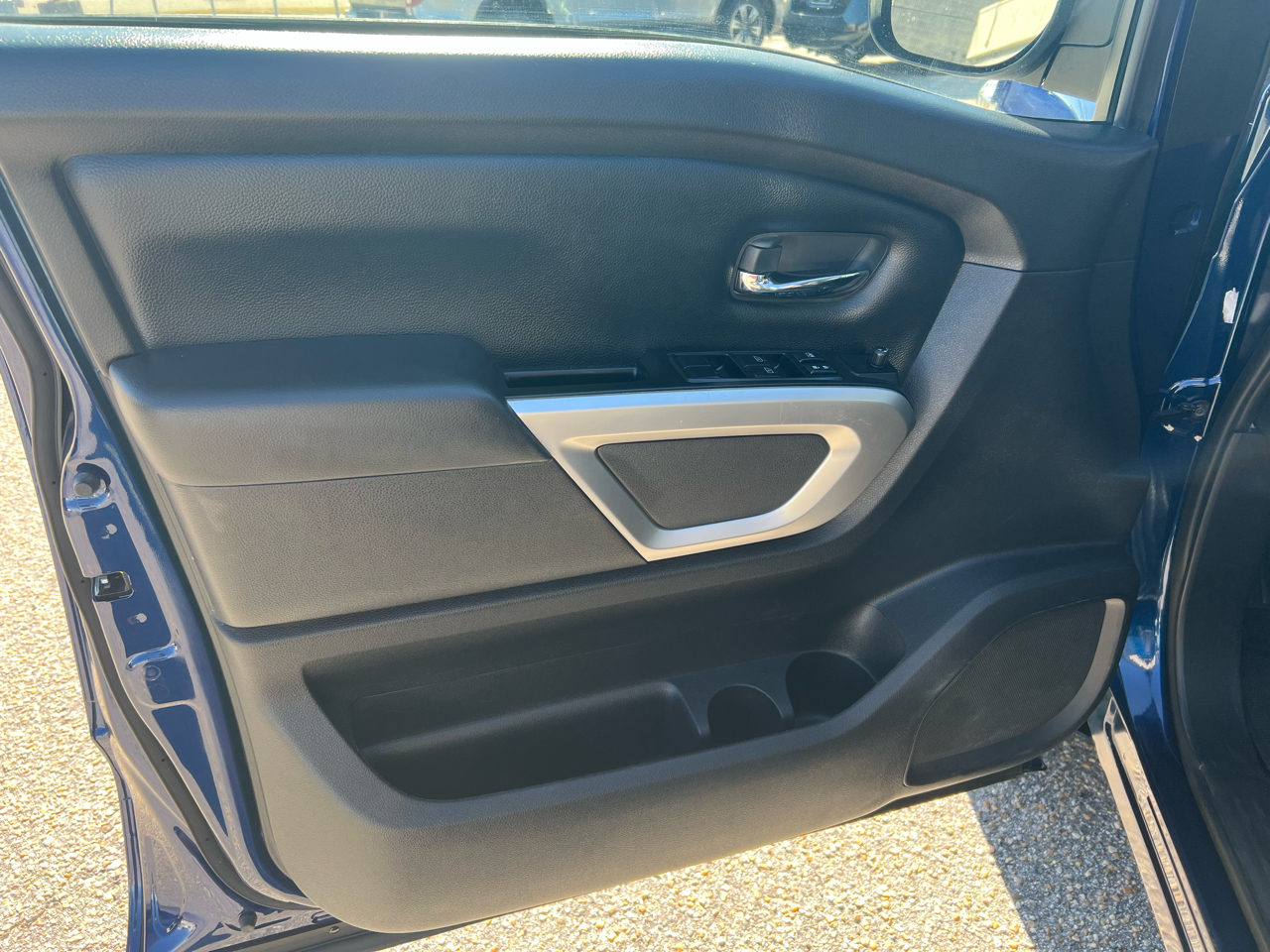 Nissan Titan SV Crew Cab 2024