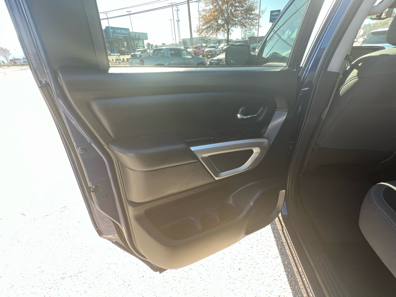 Nissan Titan SV Crew Cab 2024