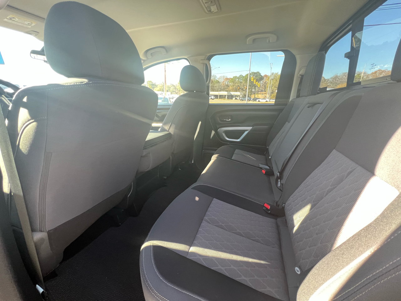 Nissan Titan SV Crew Cab 2024