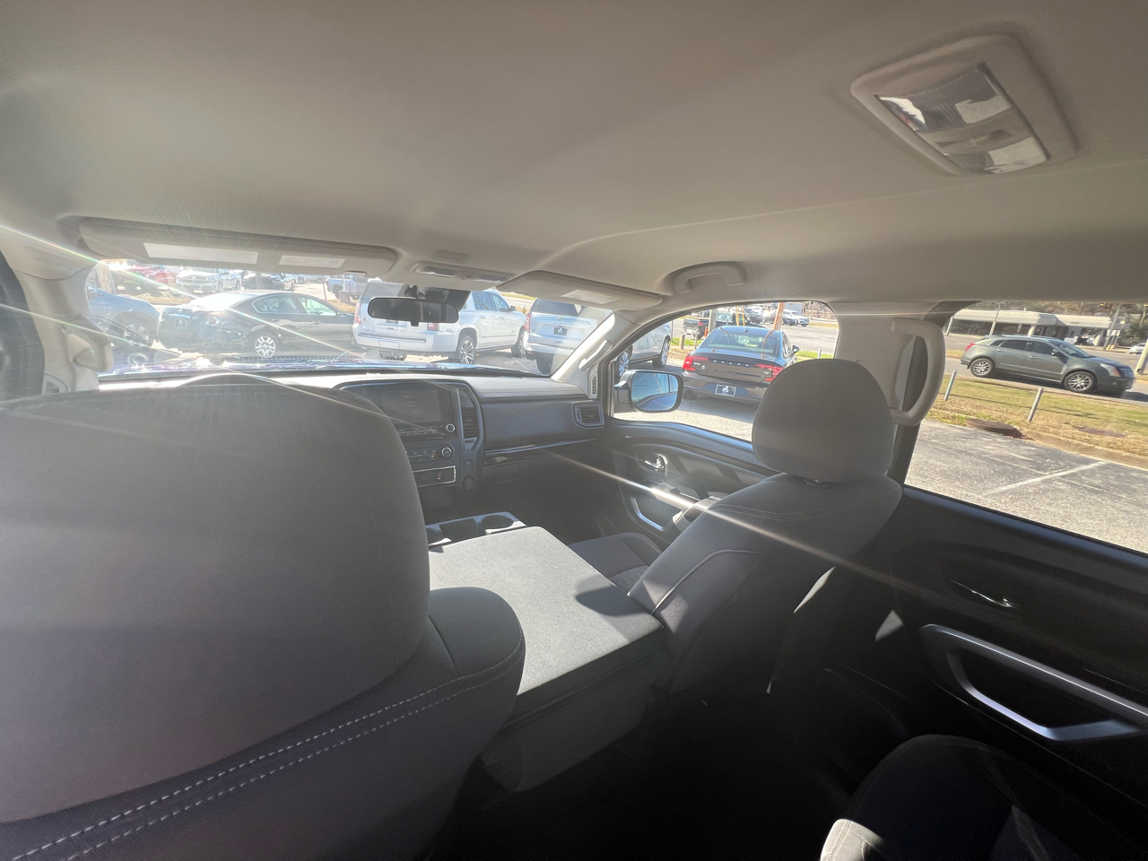 Nissan Titan SV Crew Cab 2024