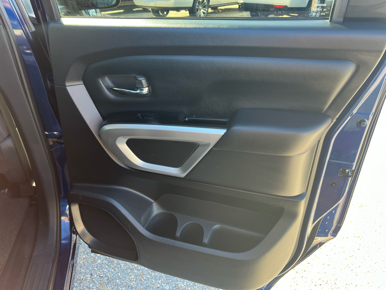 Nissan Titan SV Crew Cab 2024