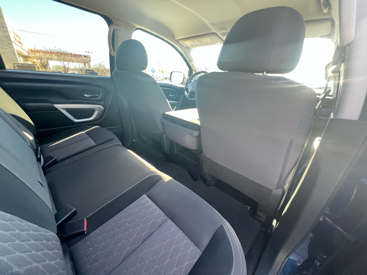 Nissan Titan SV Crew Cab 2024