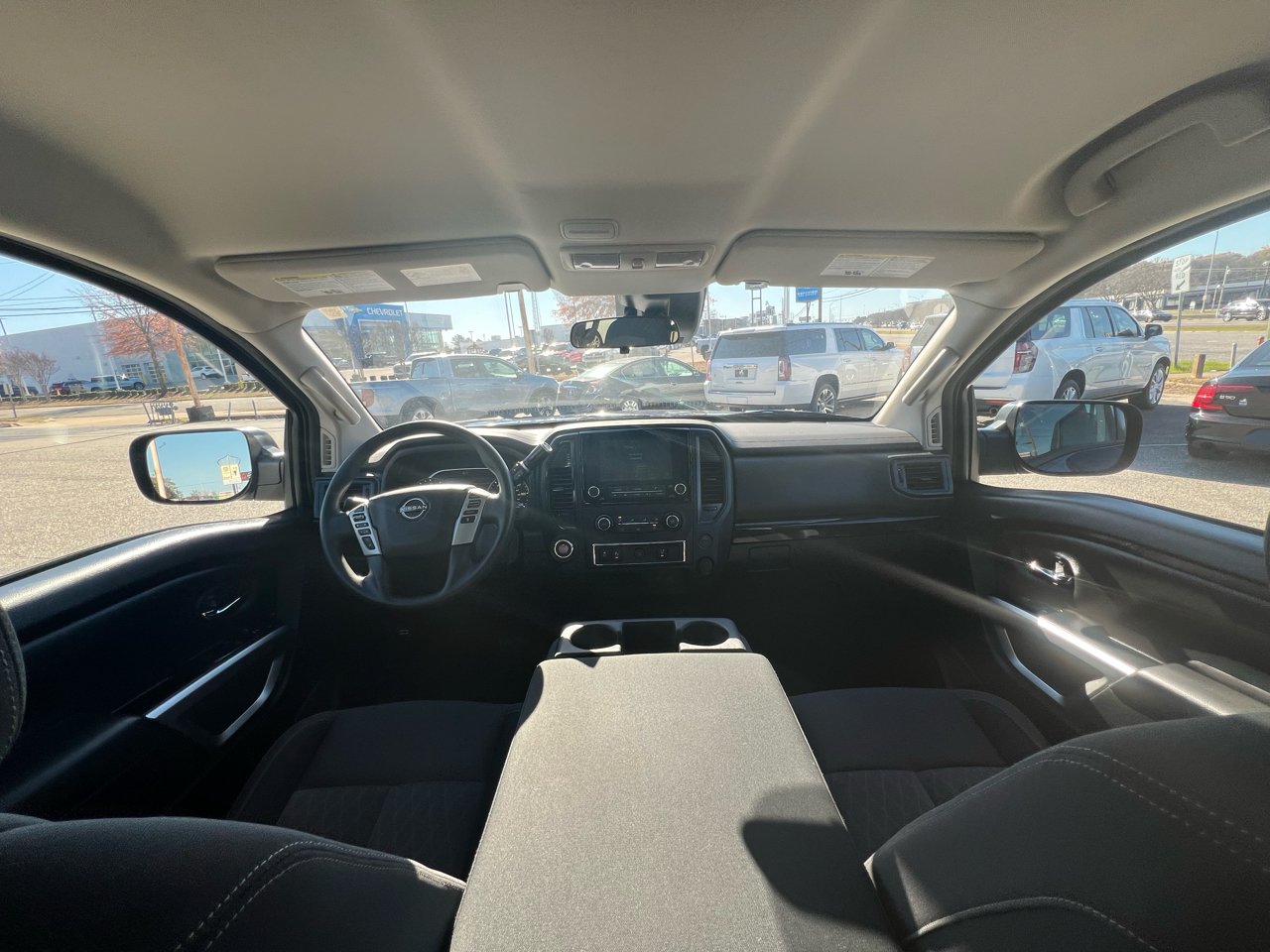 Nissan Titan SV Crew Cab 2024