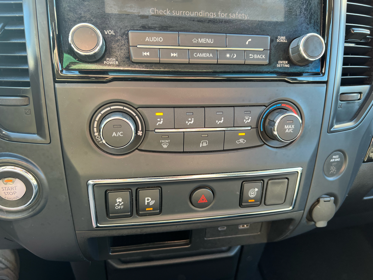 Nissan Titan SV Crew Cab 2024