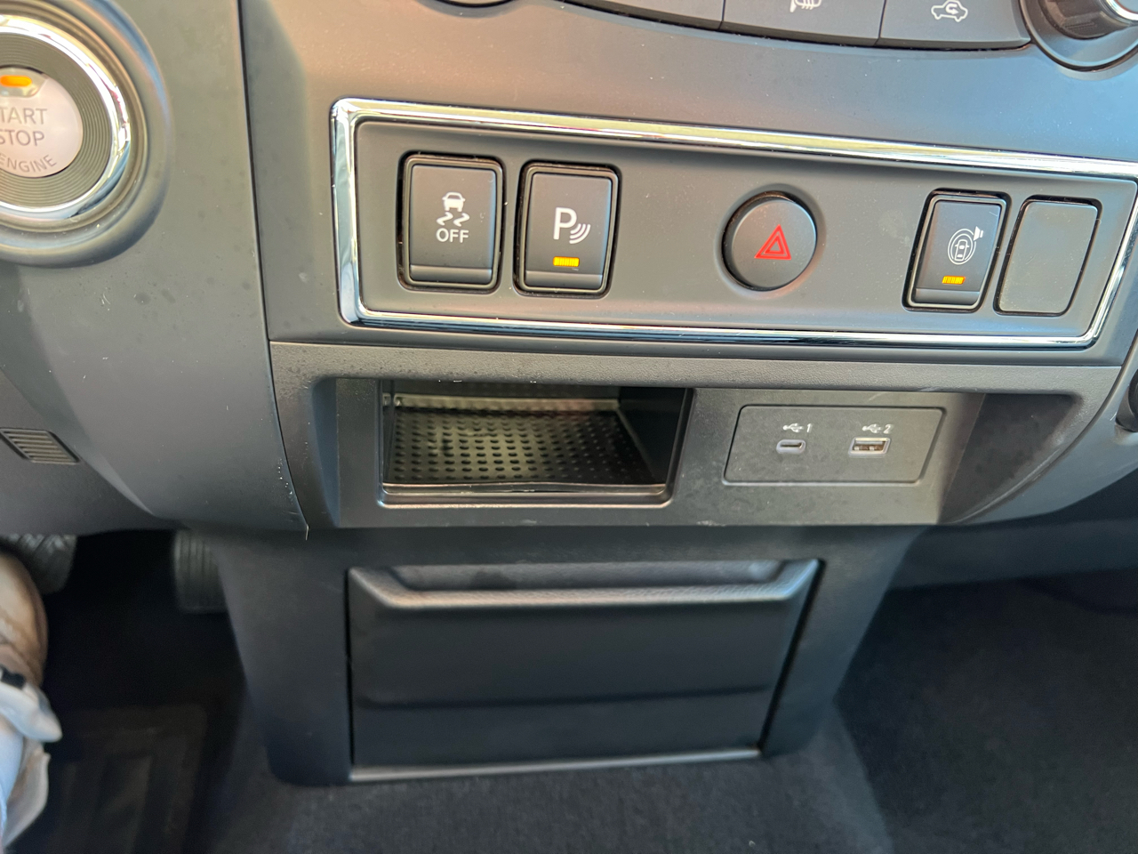 Nissan Titan SV Crew Cab 2024