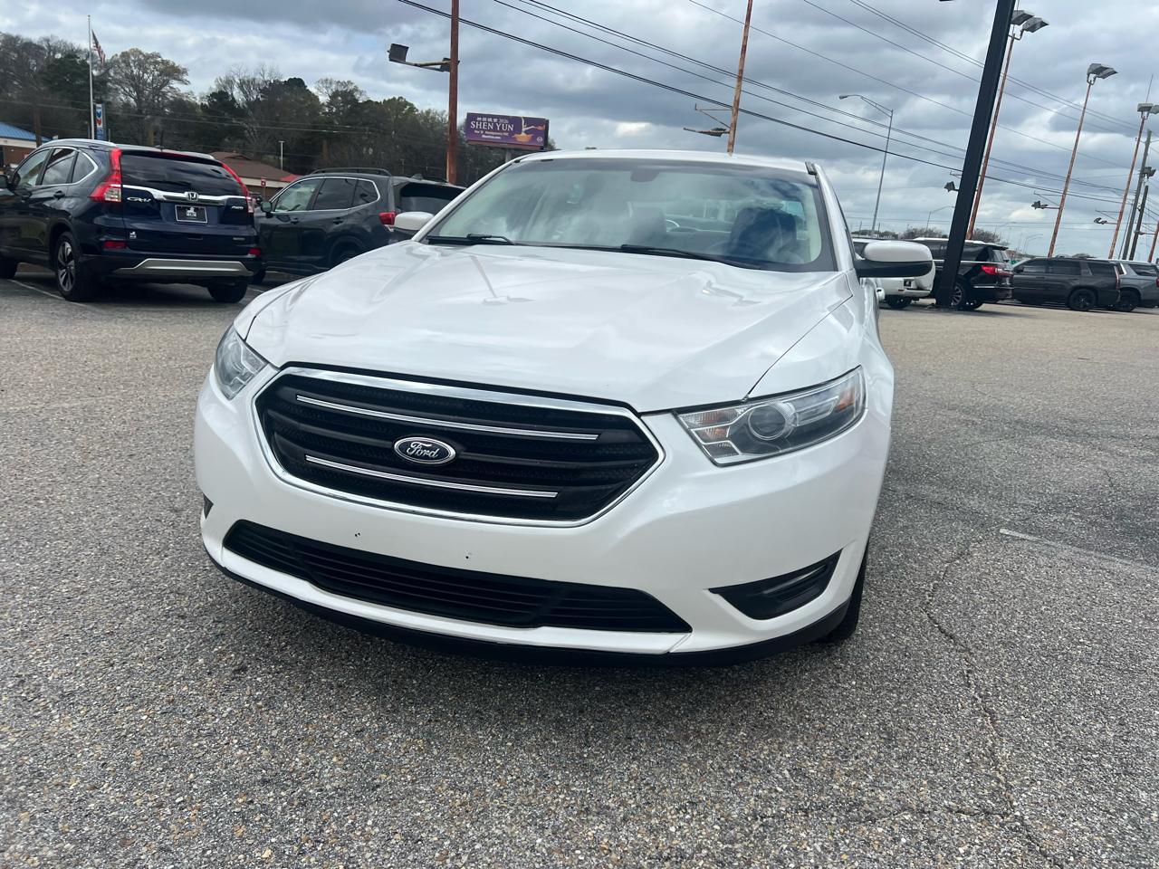 Ford Taurus  2018