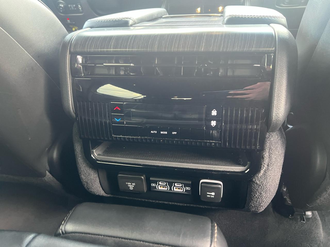 Jeep Wagoneer L Series II 4x2 *Ltd Avail* 2024