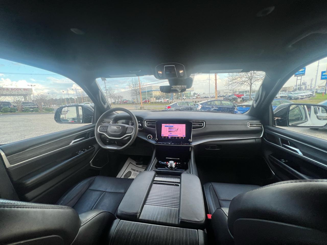 Jeep Wagoneer L Series II 4x2 *Ltd Avail* 2024