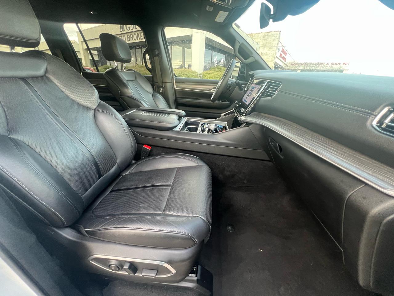 Jeep Wagoneer L Series II 4x2 *Ltd Avail* 2024