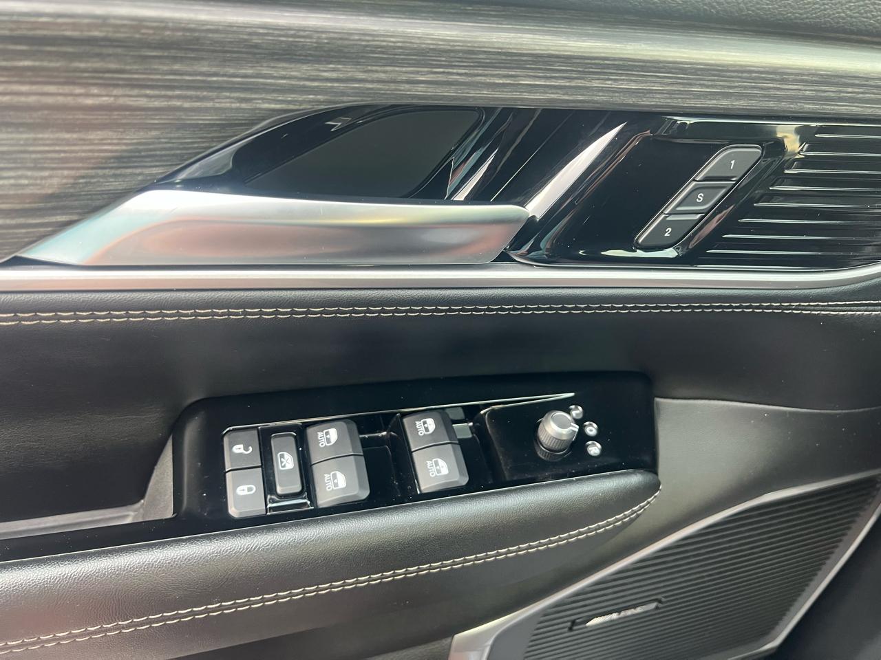 Jeep Wagoneer L Series II 4x2 *Ltd Avail* 2024