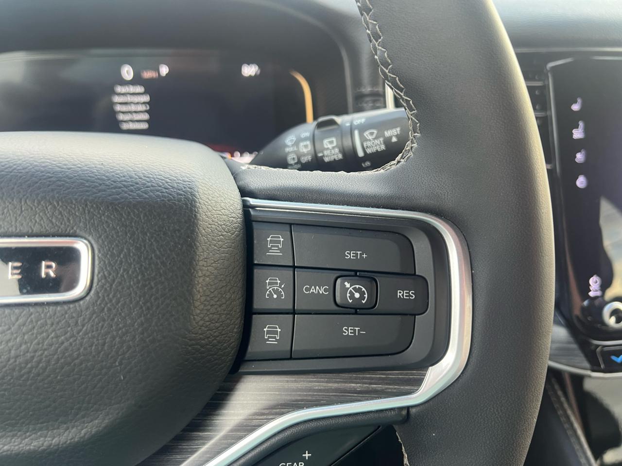 Jeep Wagoneer L Series II 4x2 *Ltd Avail* 2024