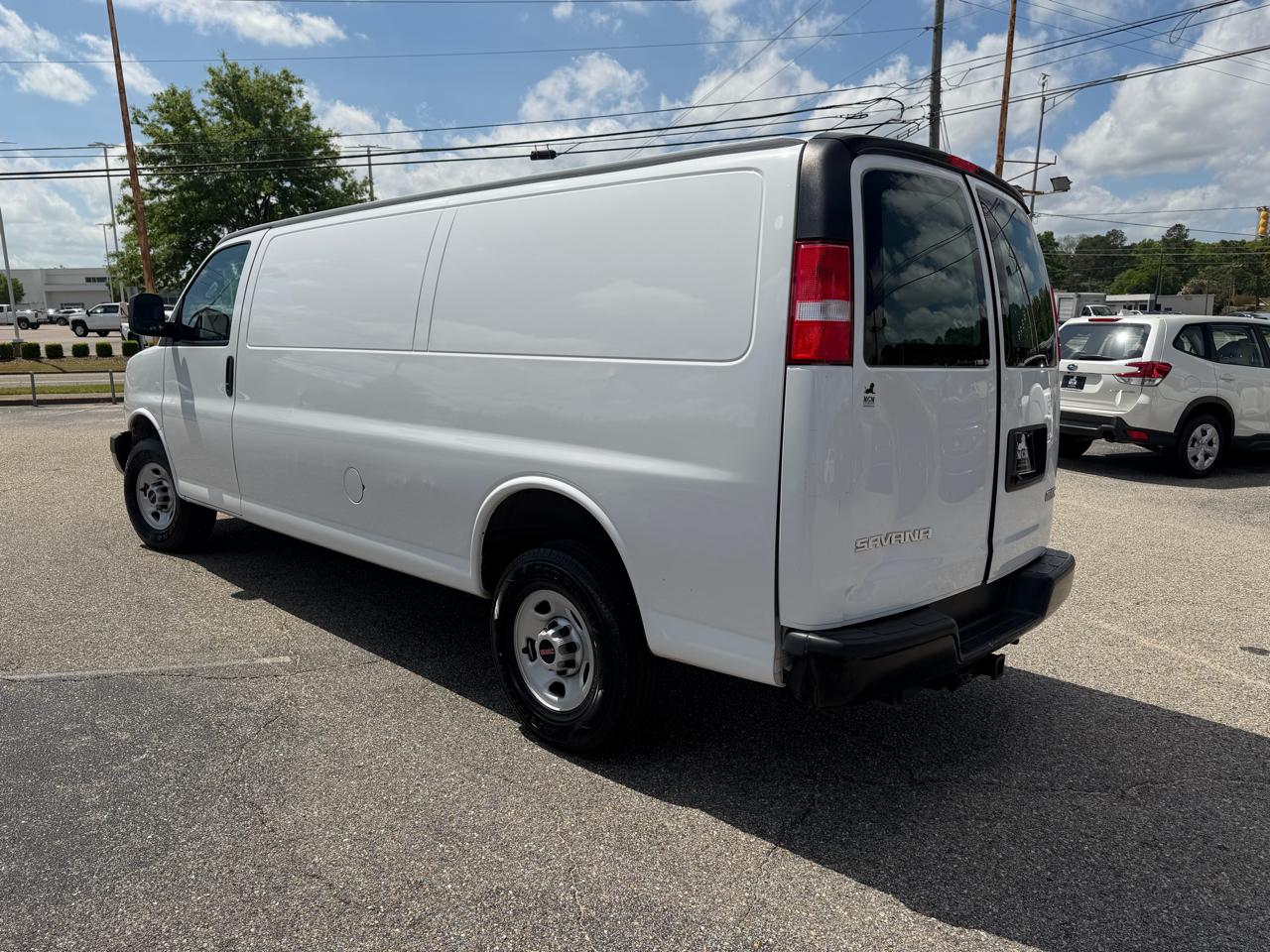 GMC Savana Cargo Van  2022