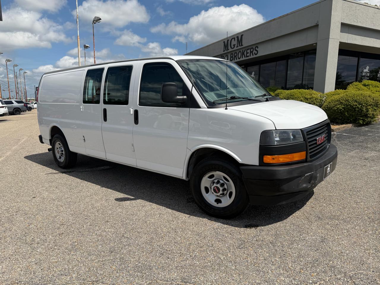 GMC Savana Cargo Van  2022