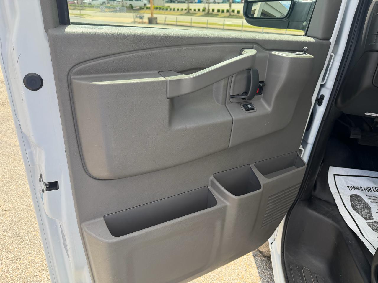 GMC Savana Cargo Van  2022