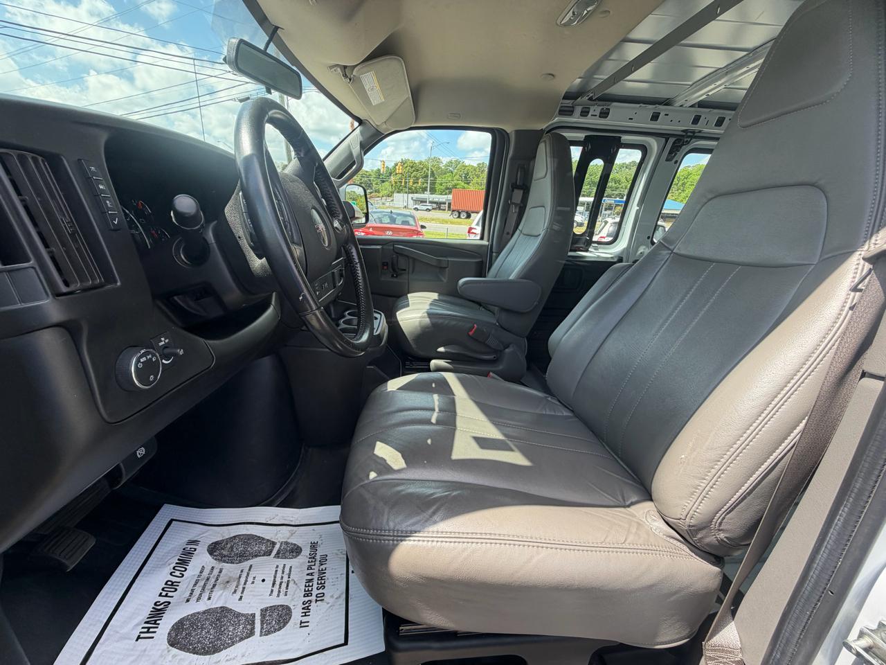 GMC Savana Cargo Van  2022