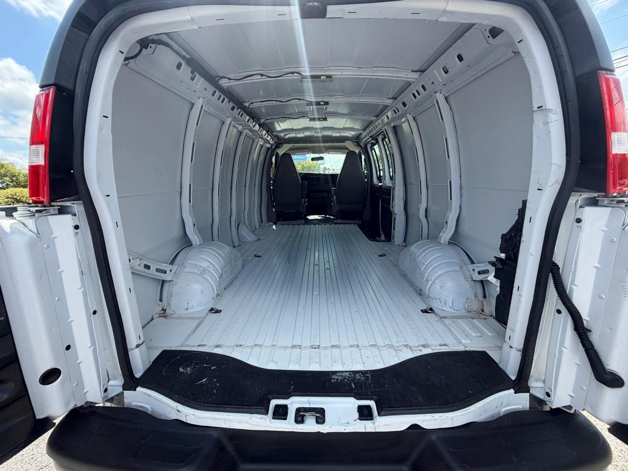 GMC Savana Cargo Van  2022