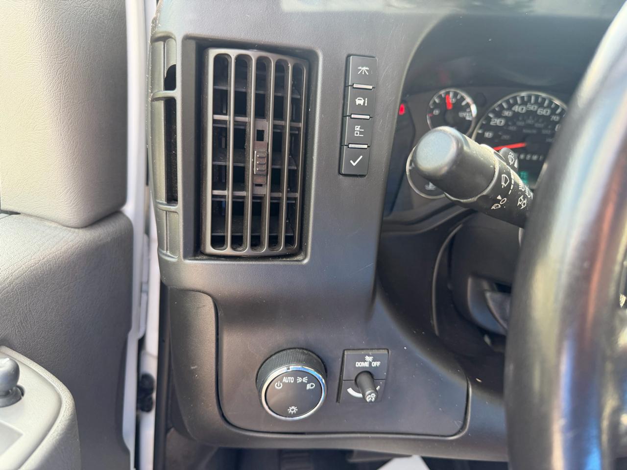 GMC Savana Cargo Van  2022