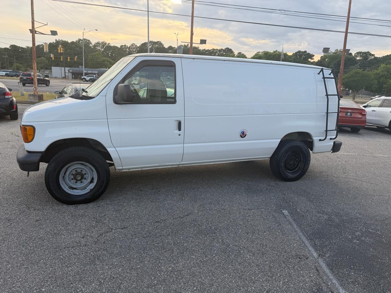 Ford Econoline Cargo Van  2007
