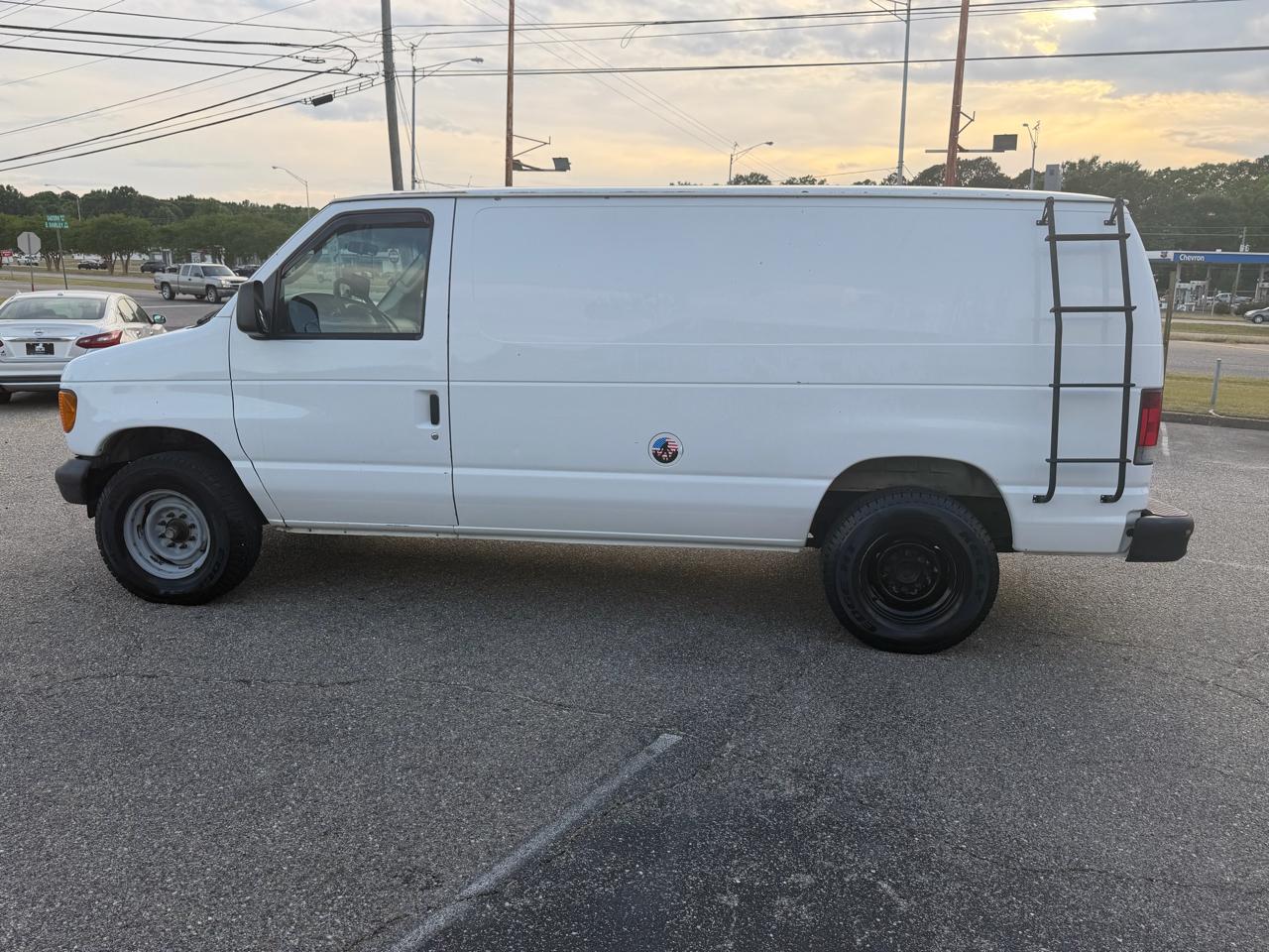 Ford Econoline Cargo Van  2007