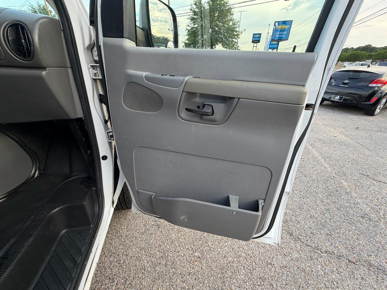 Ford Econoline Cargo Van  2007