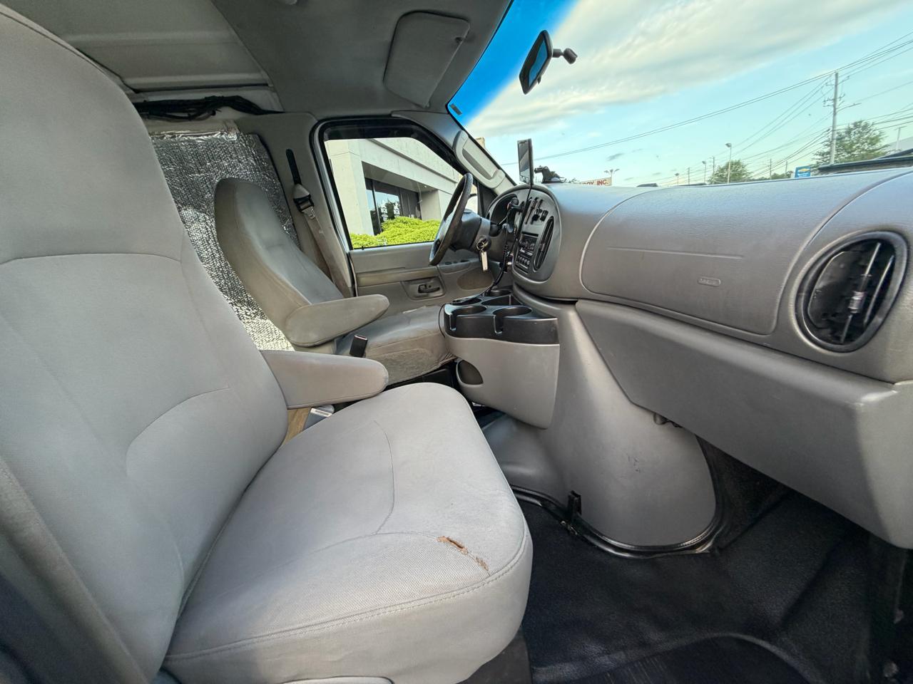 Ford Econoline Cargo Van  2007