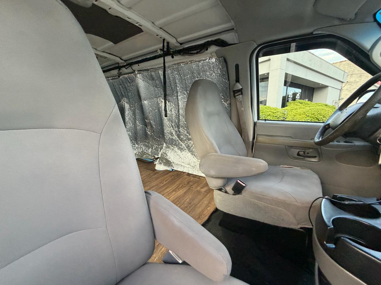 Ford Econoline Cargo Van  2007