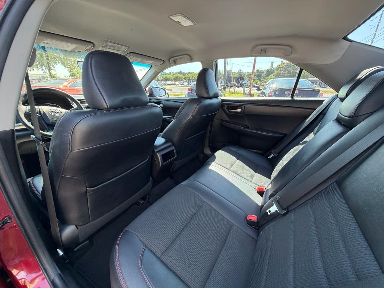 Toyota Camry SE 2017