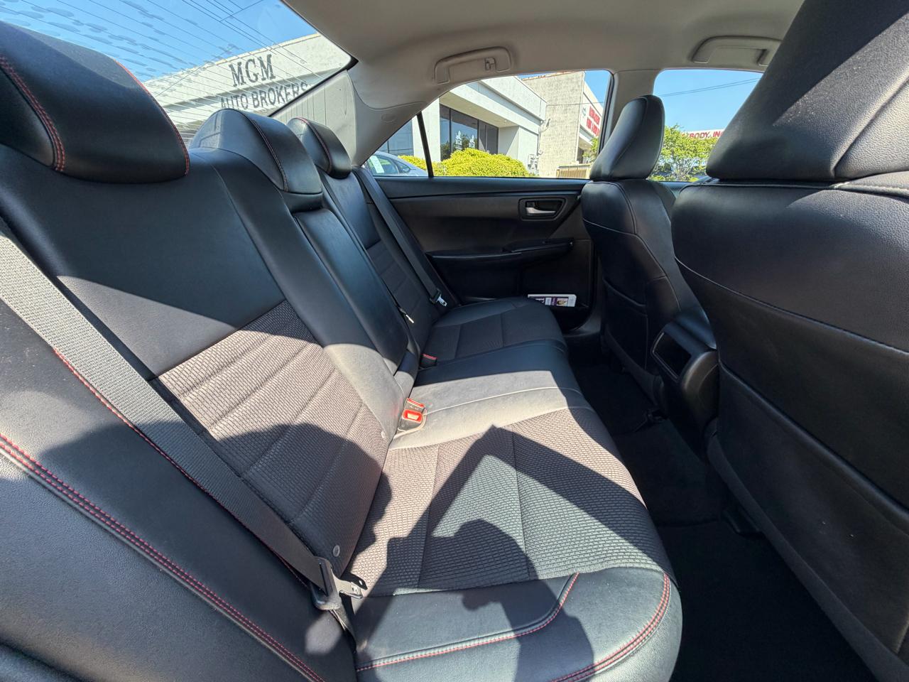 Toyota Camry SE 2017