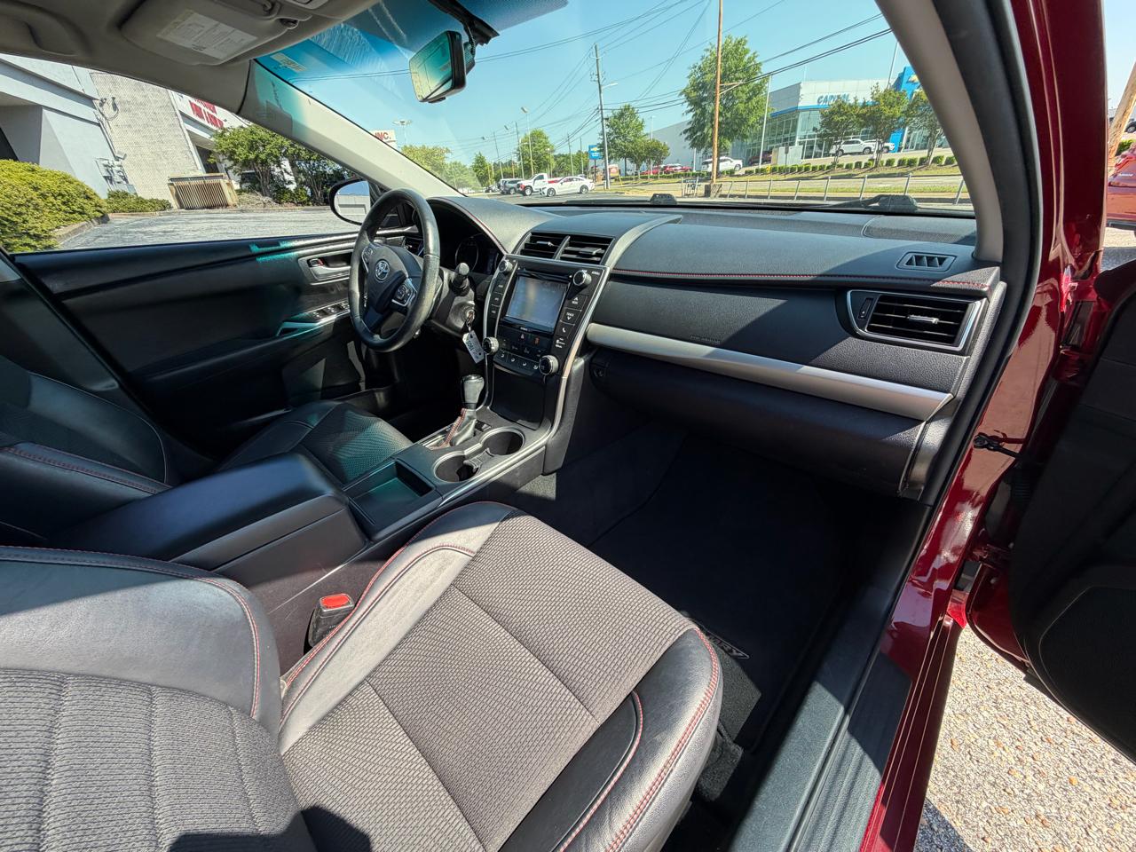 Toyota Camry SE 2017