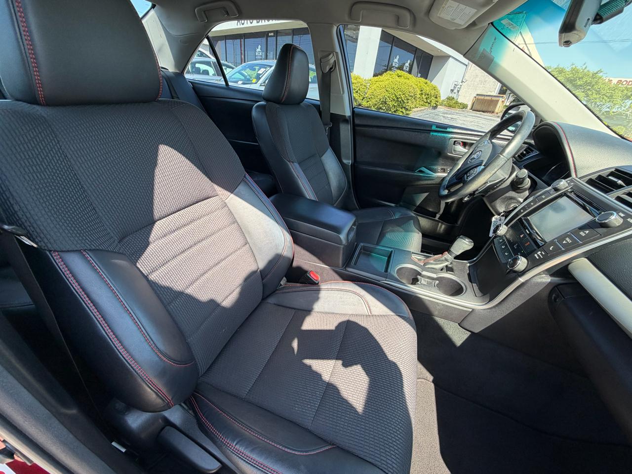 Toyota Camry SE 2017