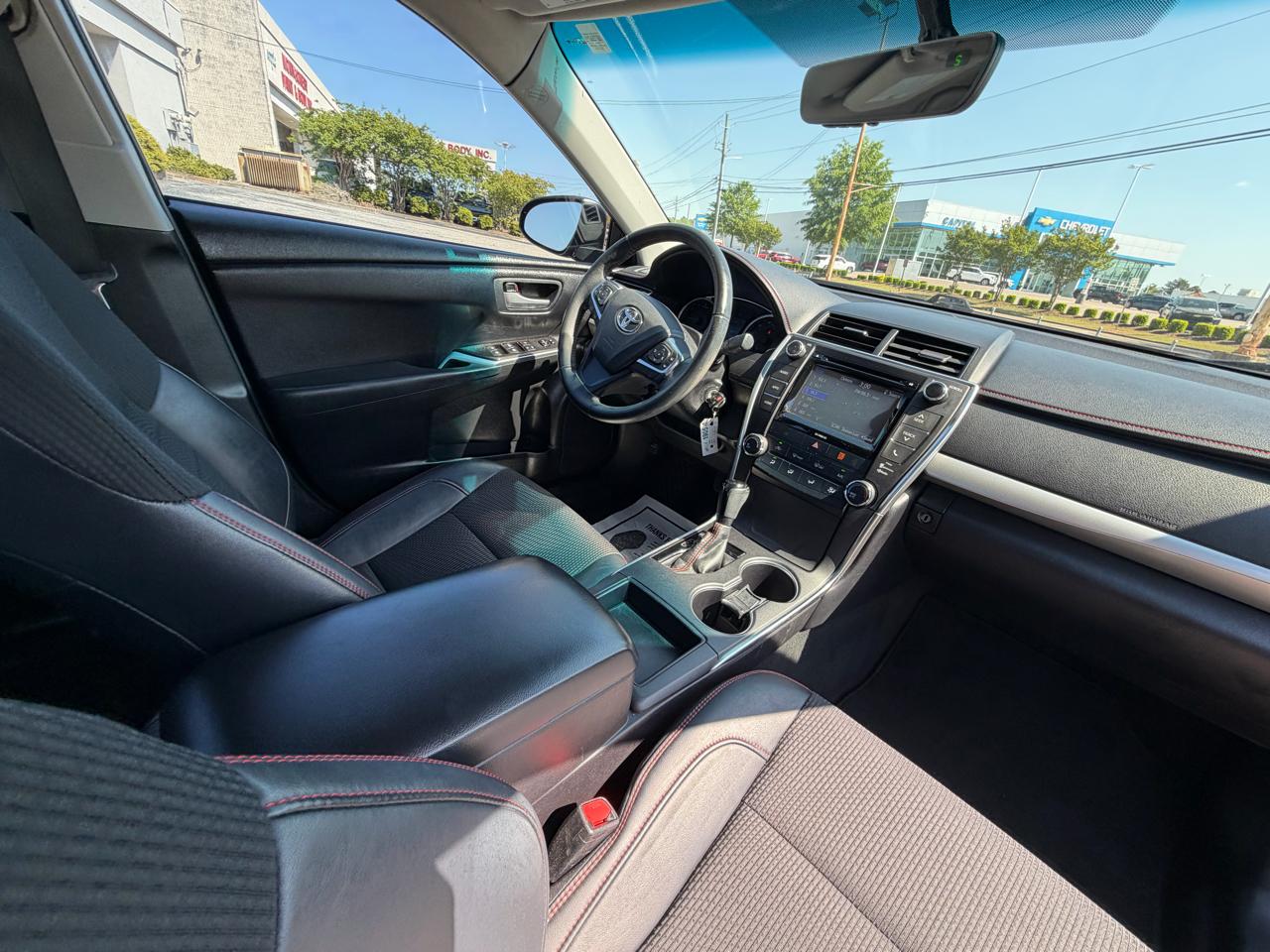 Toyota Camry SE 2017