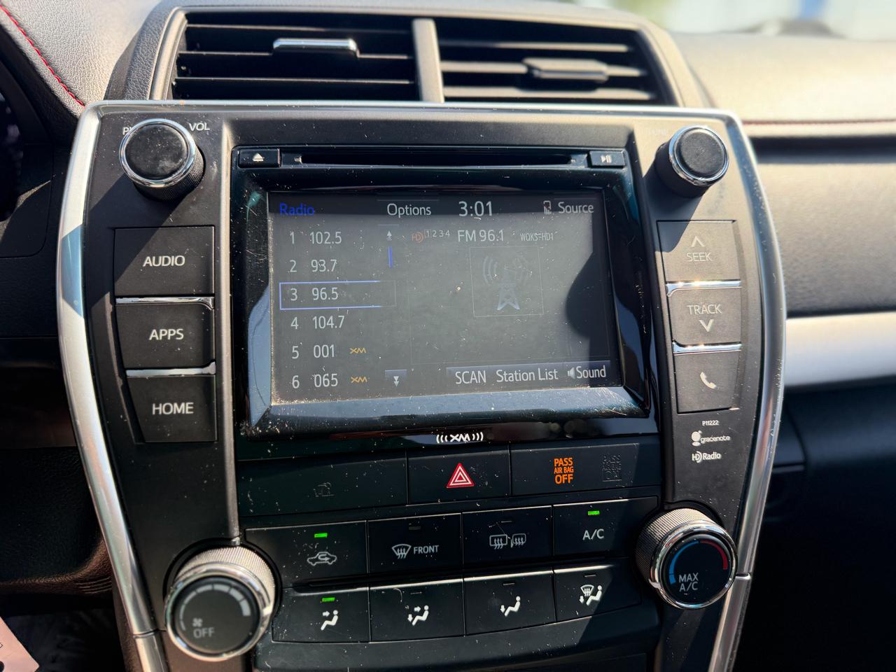 Toyota Camry SE 2017