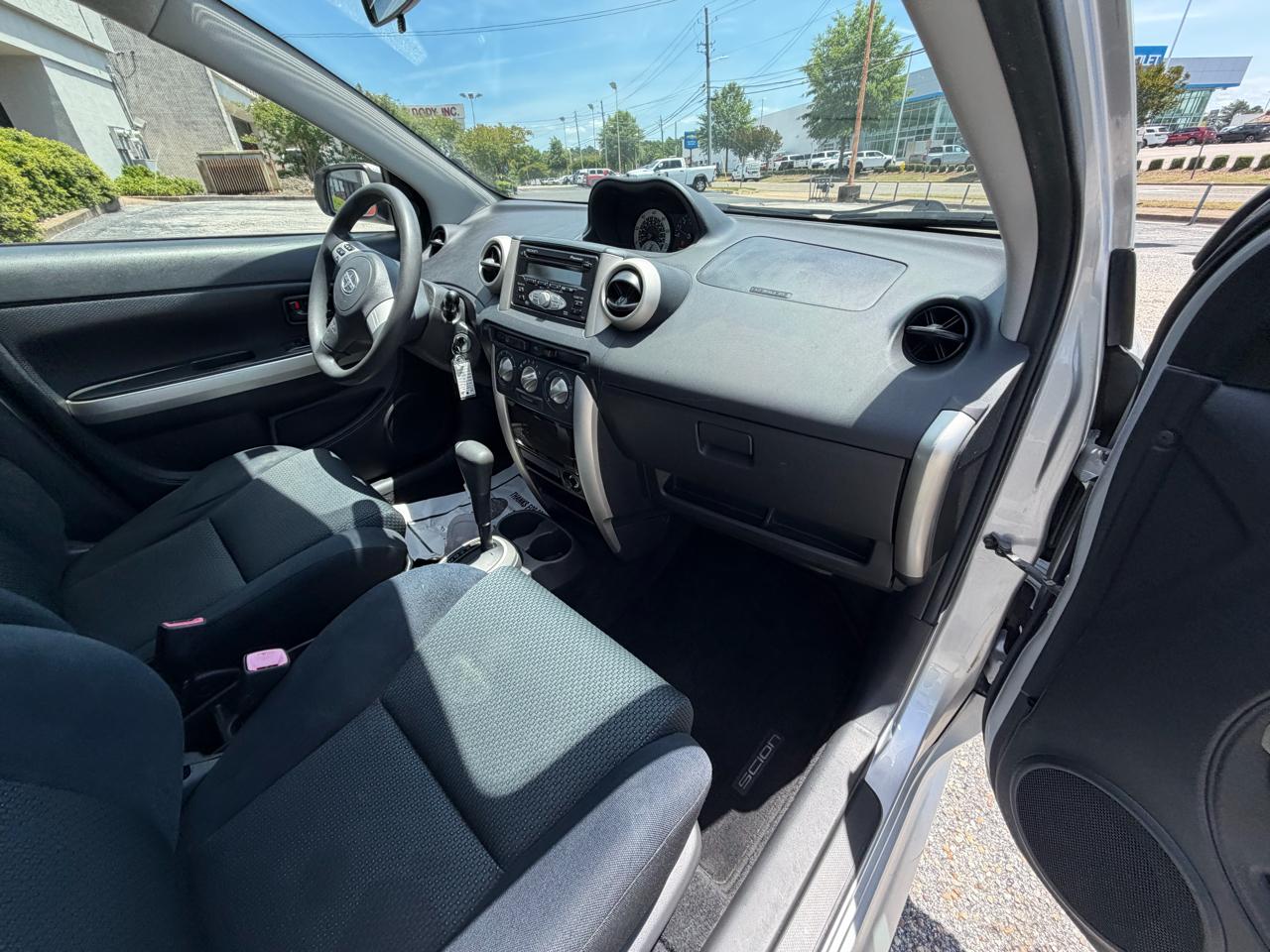 Scion xA Hatchback 2006