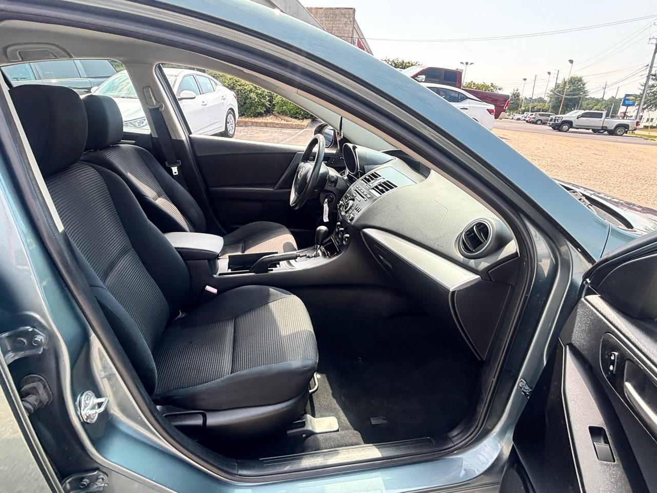 Mazda MAZDA3  2013