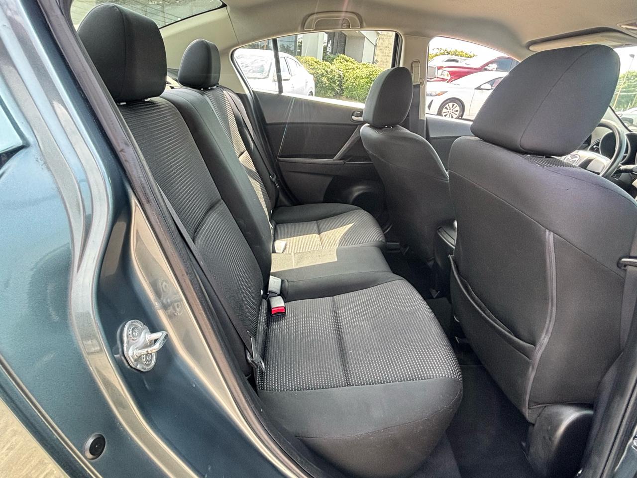 Mazda MAZDA3  2013
