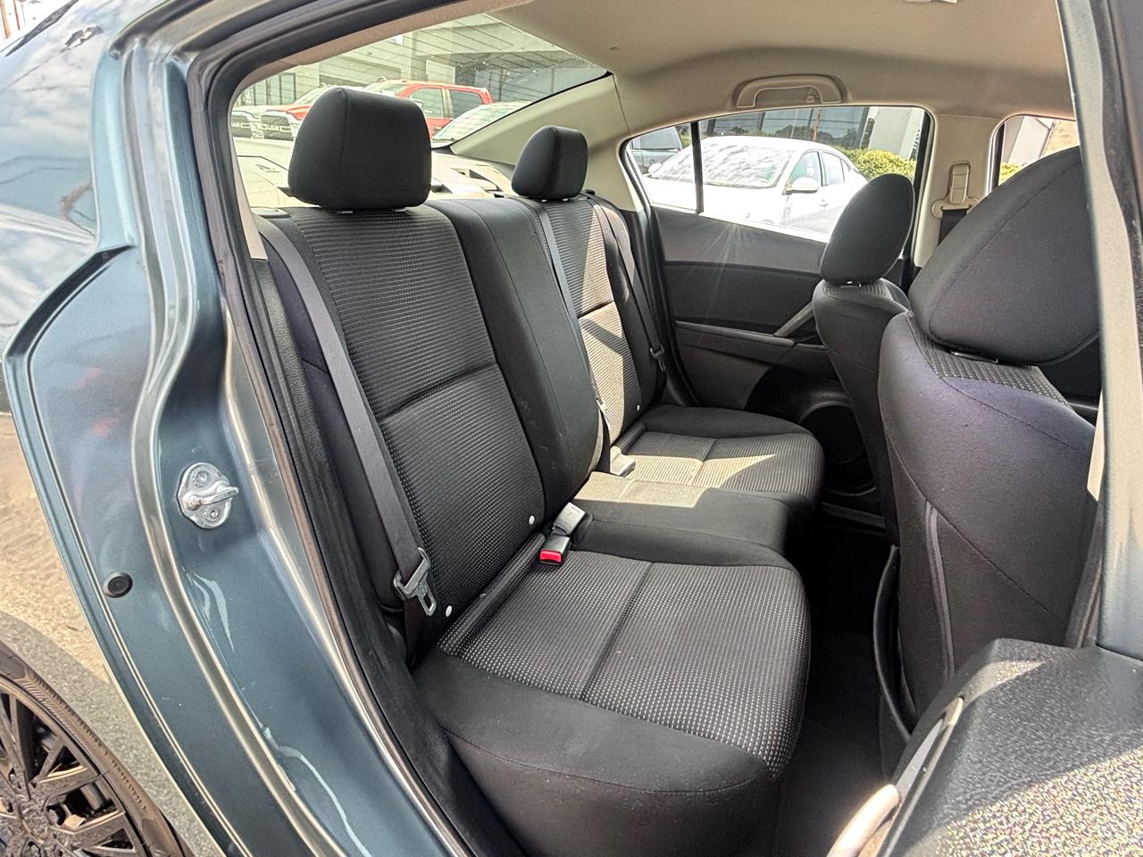 Mazda MAZDA3  2013