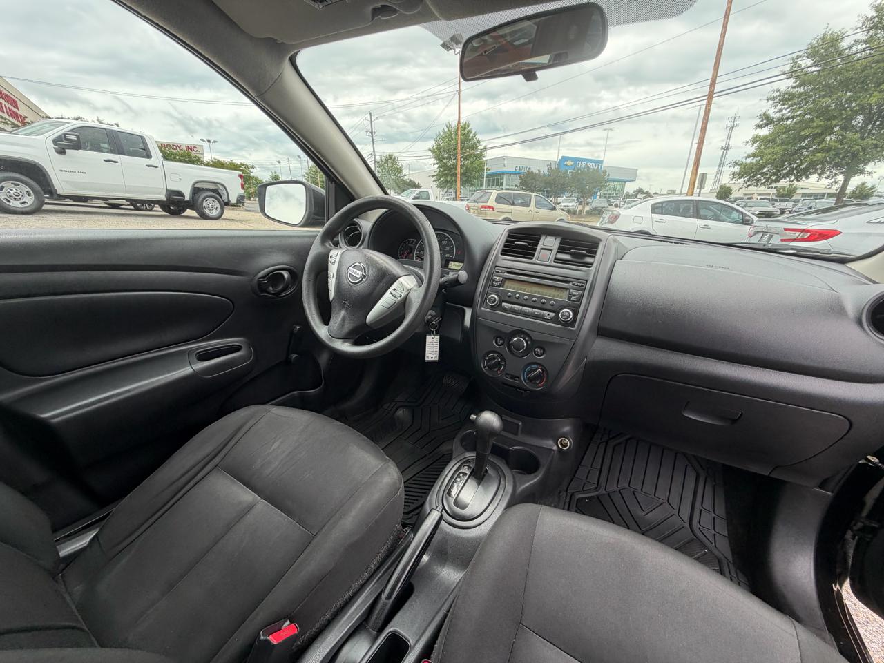 Nissan Versa Sedan  2017