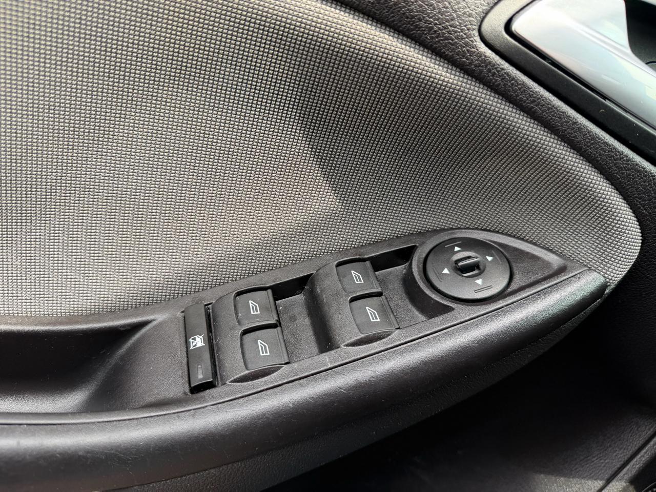 Ford Focus  2014