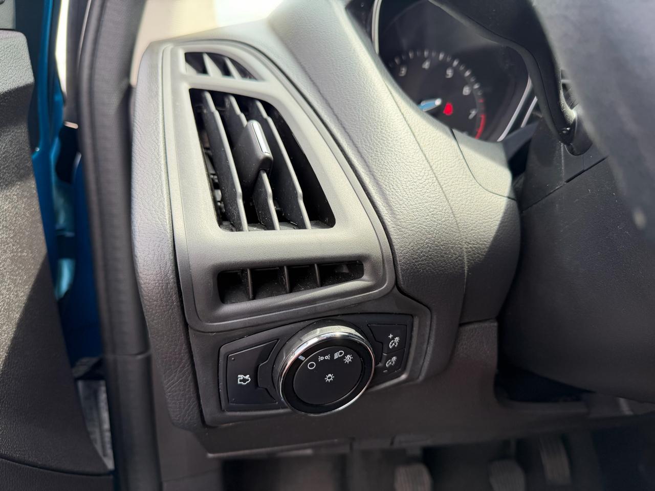 Ford Focus  2014
