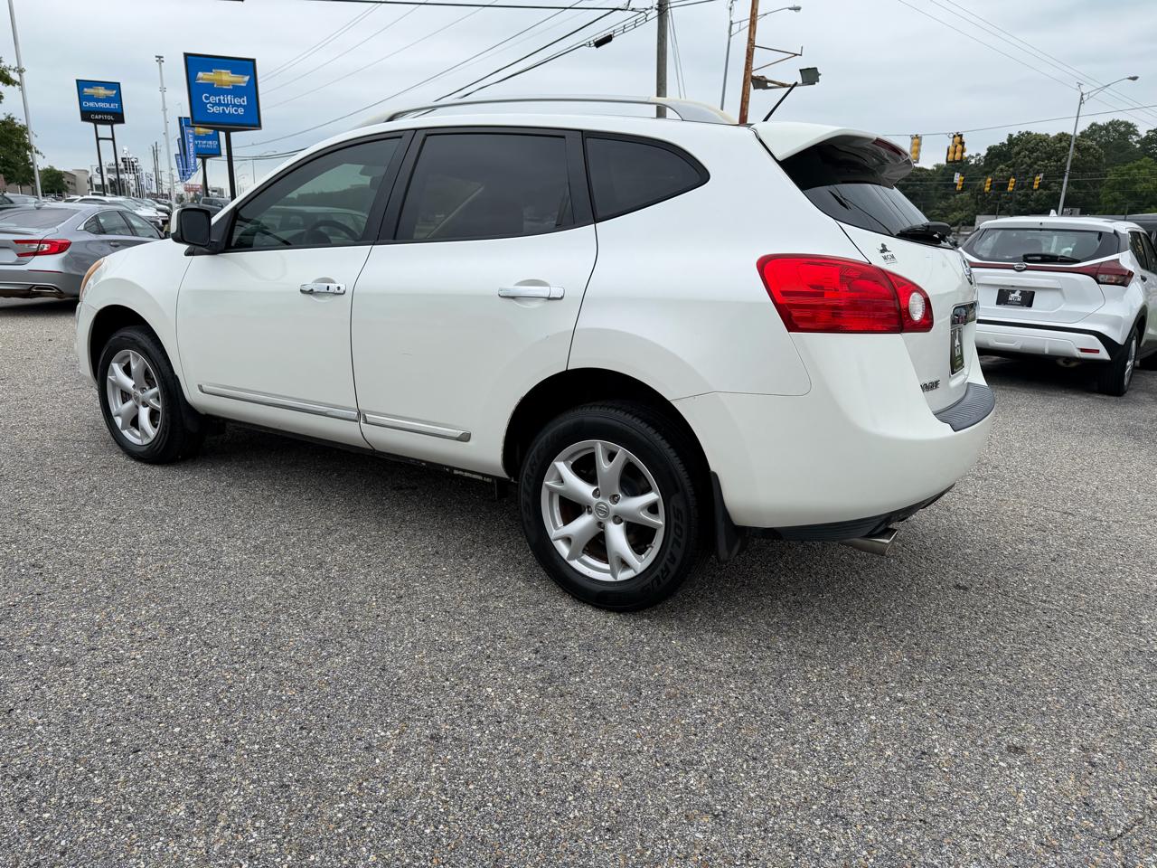 Nissan Rogue  2011