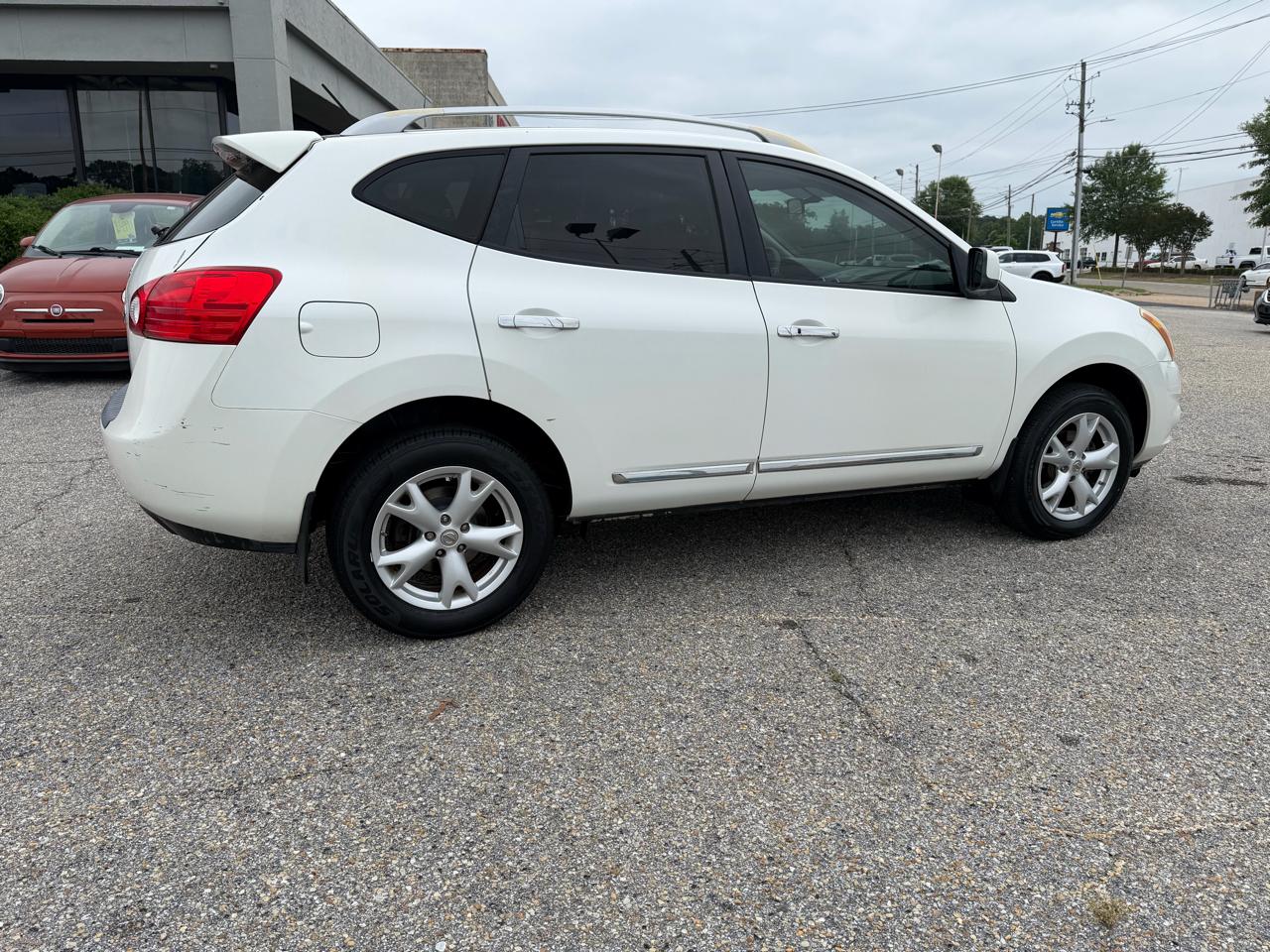 Nissan Rogue  2011