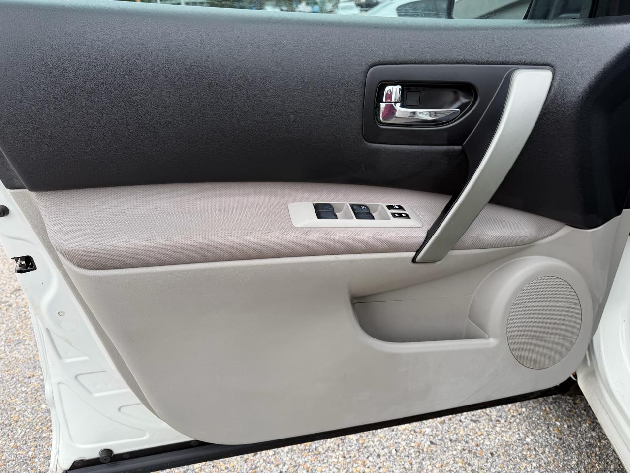 Nissan Rogue  2011