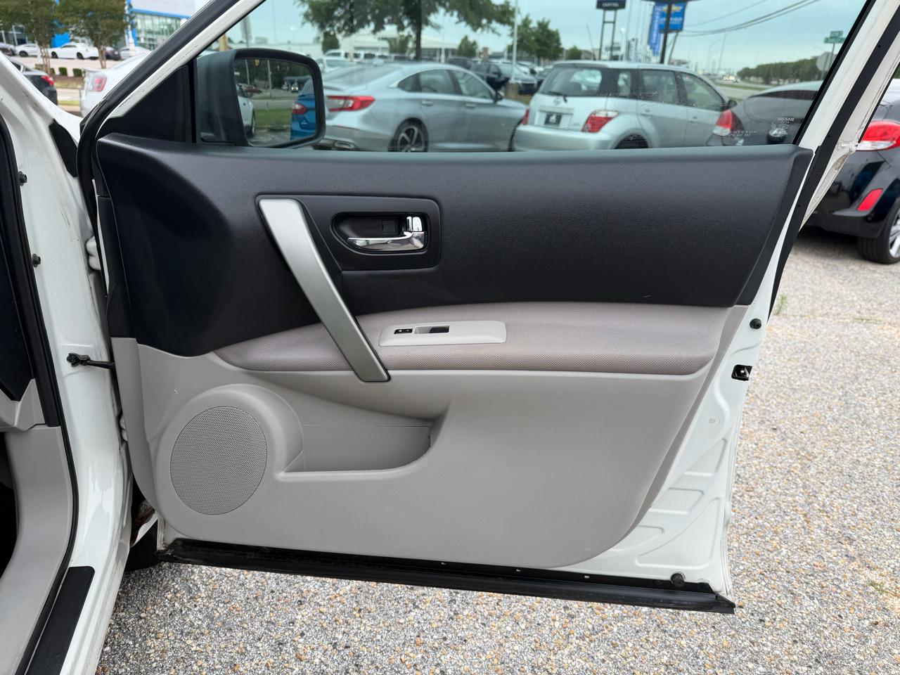 Nissan Rogue  2011