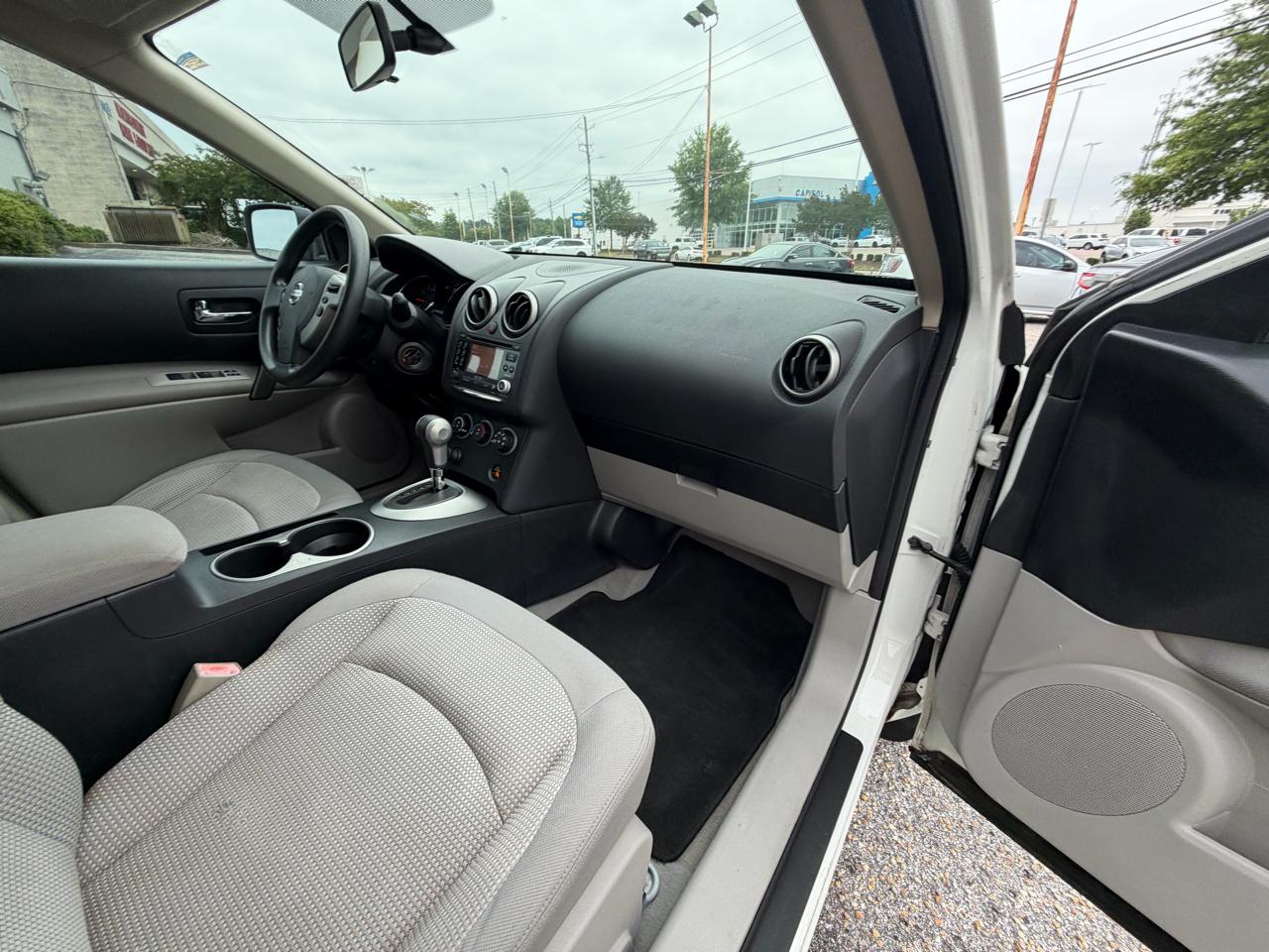 Nissan Rogue  2011