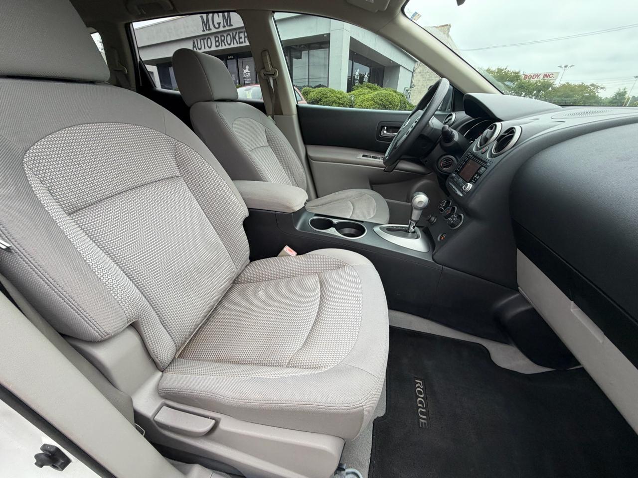 Nissan Rogue  2011