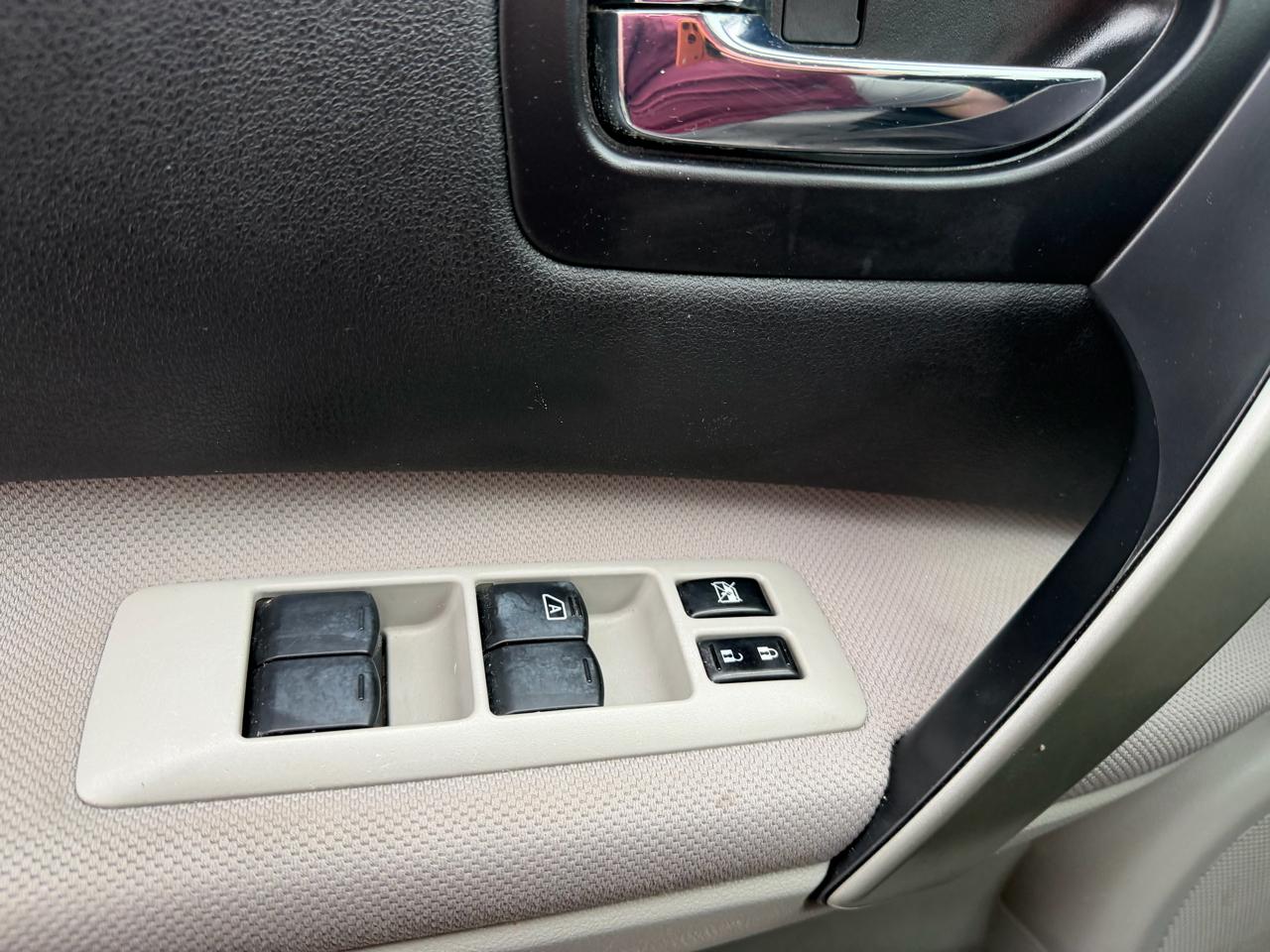 Nissan Rogue  2011
